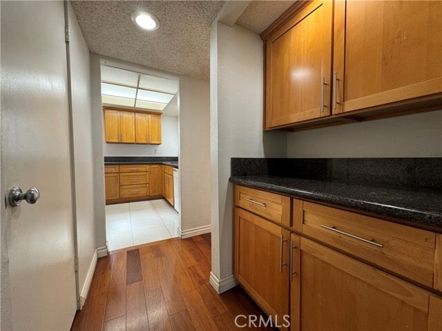 Building Photo - 402 S Garfield Ave