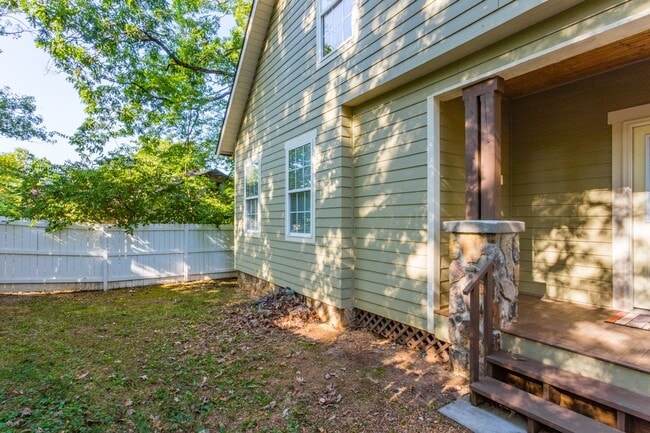 Building Photo - Adorable 3 bedroom home!