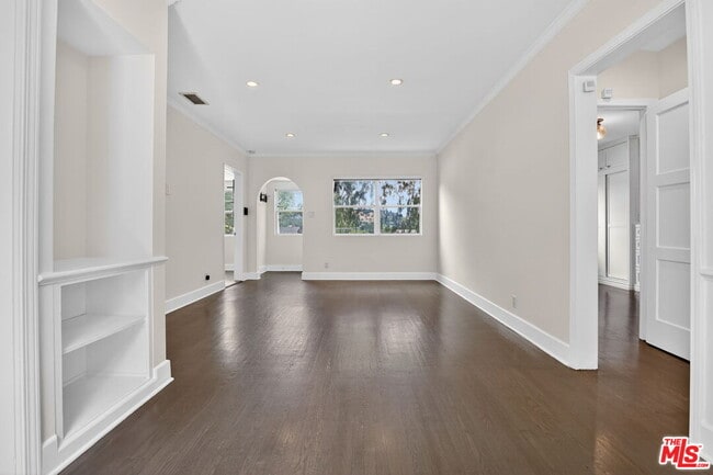 Building Photo - 408 Kendall Ave