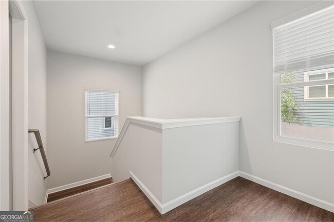 Building Photo - 1139 Lookout Ave NW