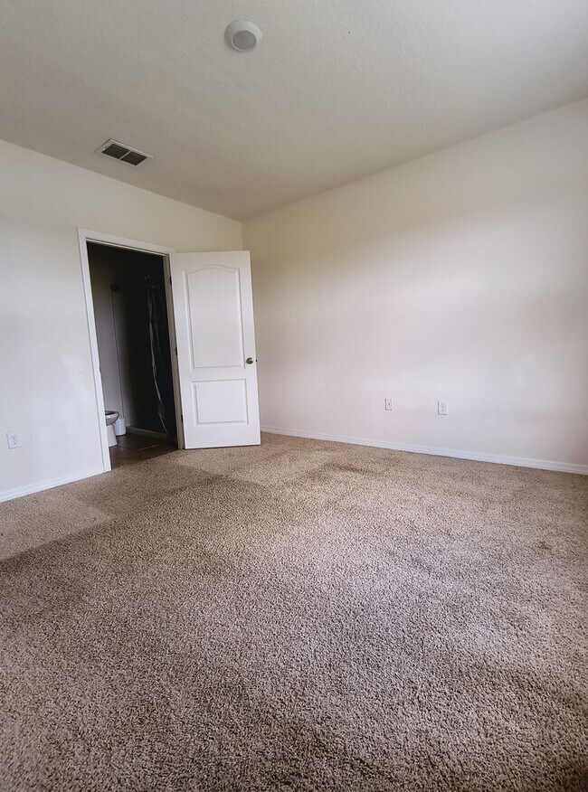 Building Photo - 1065 Cambridge Dr