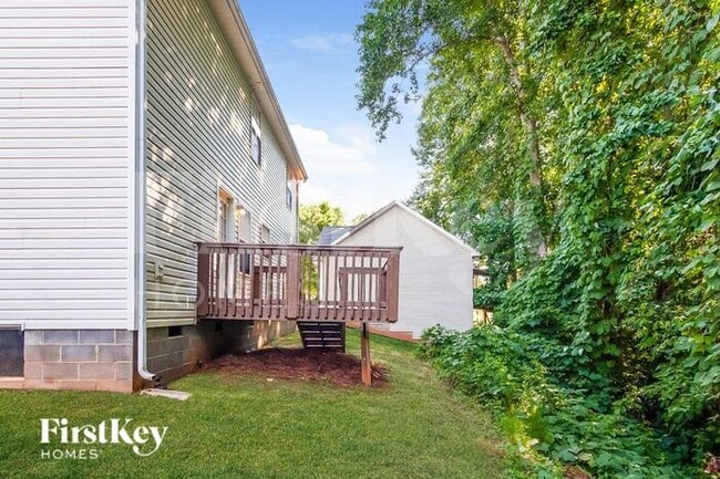 Building Photo - 2537 Terra Dr