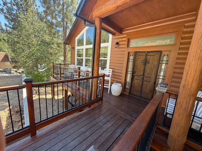 Building Photo - Stunning 4-Bedroom Home with Amazing Views, EV Charger & Solar in Big Bear!