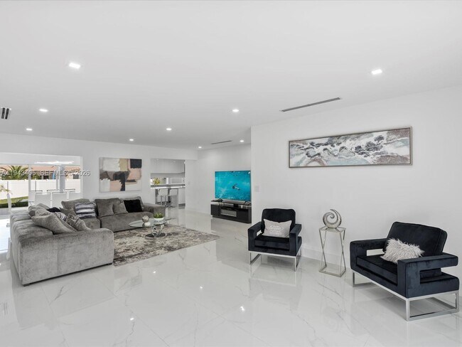 Building Photo - 4901 Grant St