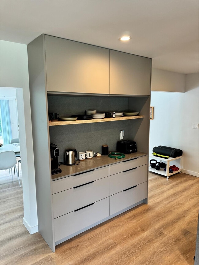 Building Photo - 2020 Coral Reef Dr