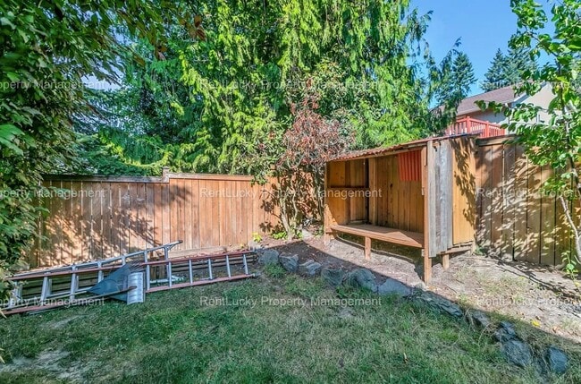 Building Photo - Beautifully Maintained 3-Bedroom Home in Prime Federal Way Location