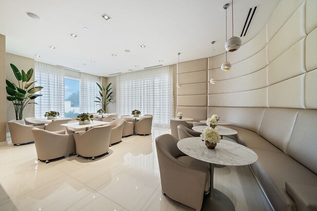 Building Photo - Vistablue Ultra Luxury Oceanfront Condo. 3 bed 3 bath. Singer Island.