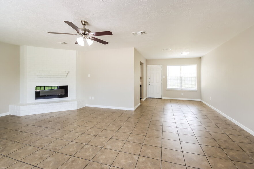 Building Photo - 8514 Forest Point Dr