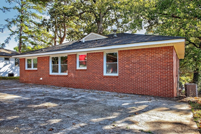 Building Photo - 2064 Gober Ave SE