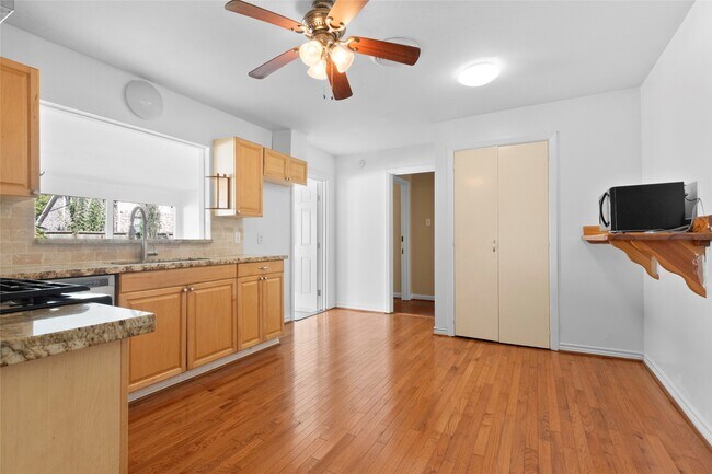 Building Photo - 3102 Conway St