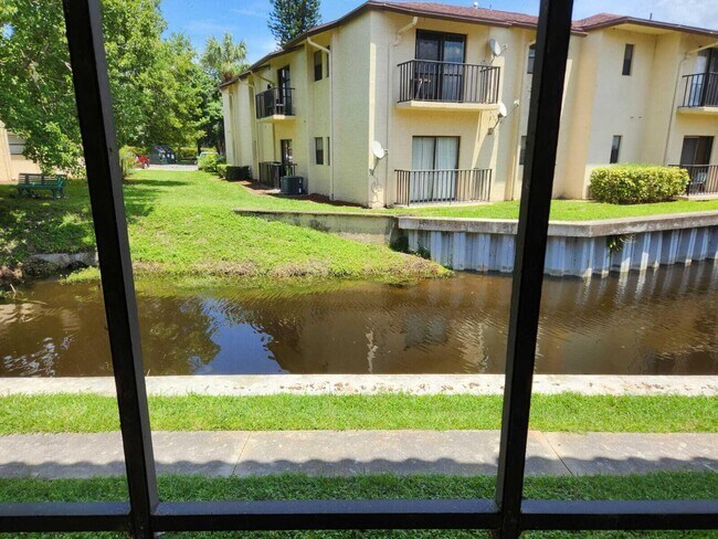 Building Photo - 2050 Oleander Blvd