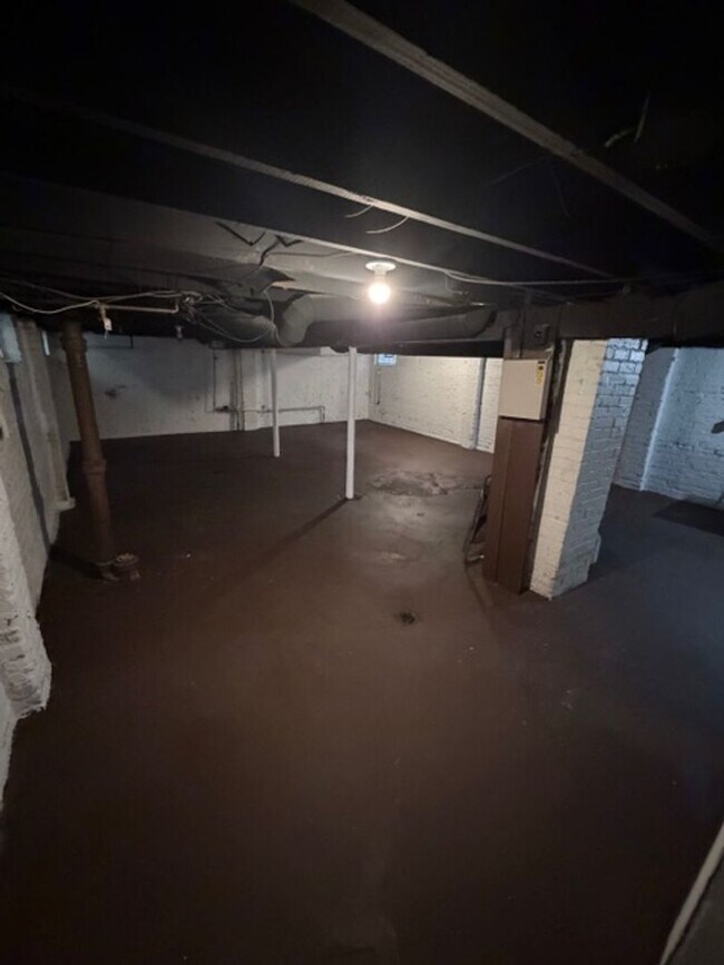 Building Photo - 3 Bedroom Home for Rent