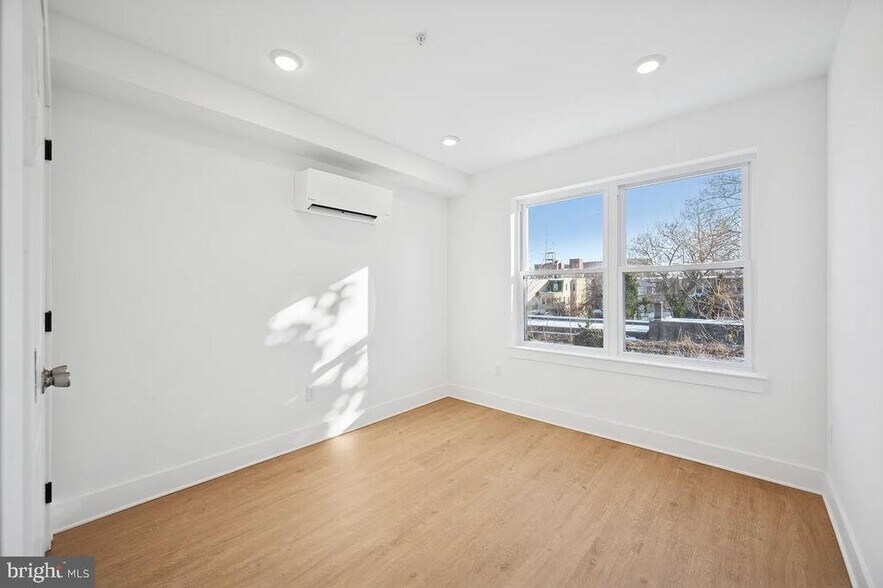 Building Photo - 3413 N 19th St