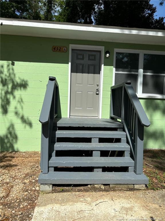 Building Photo - 432 Squirrel St