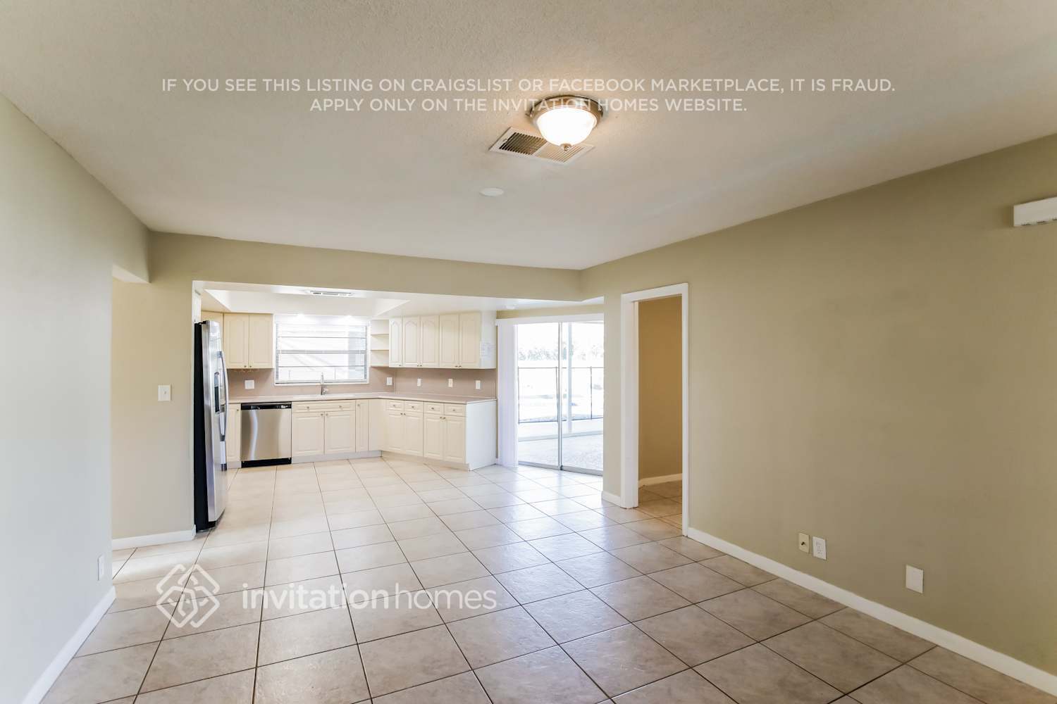 Building Photo - 4030 NW 103rd Dr