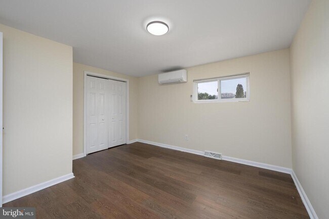 Building Photo - 244 Pomona Ave