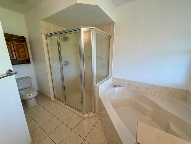 Building Photo - 1742 SW Effland Ave