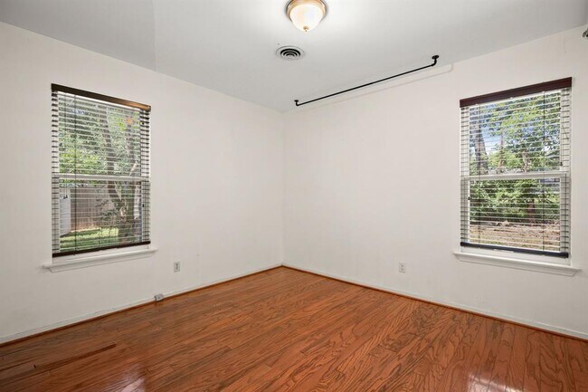 Building Photo - 5103 Orleans Ct