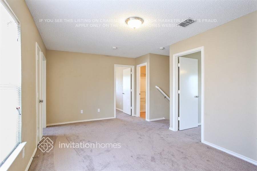 Building Photo - 10116 Chapel Hill Ct