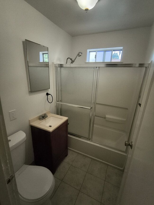 Building Photo - 2Bed/1Bath Single Family Home Located In Private Area Near East 14th St. San Leandro, Ca.