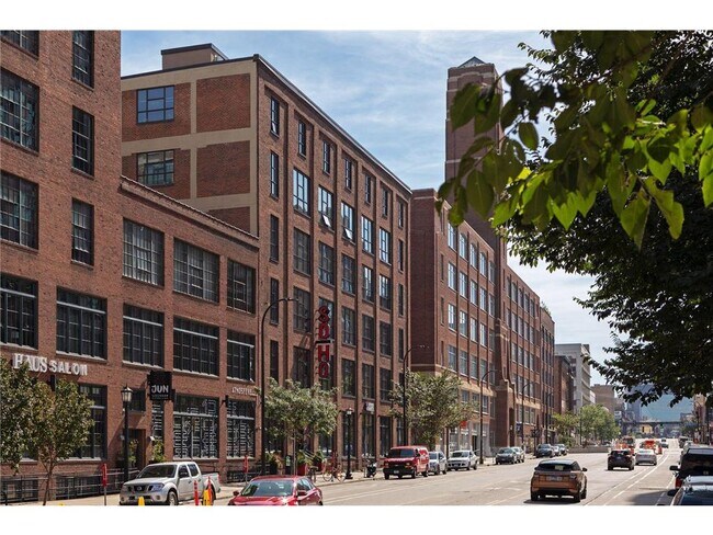 Building Photo - 718 N Washington Ave