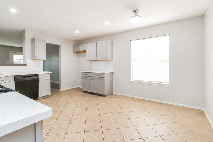 Building Photo - 3723 Nutwood Ln