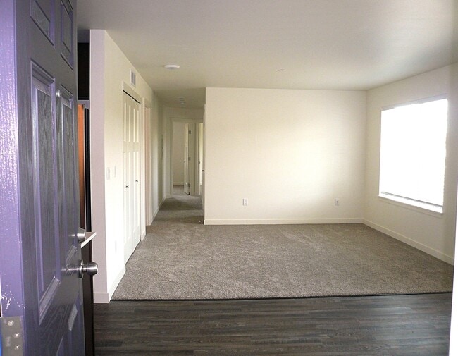Interior Photo - The Lake Apartments