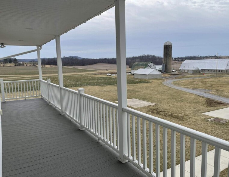 Building Photo - 2553 Buckeystown Pike