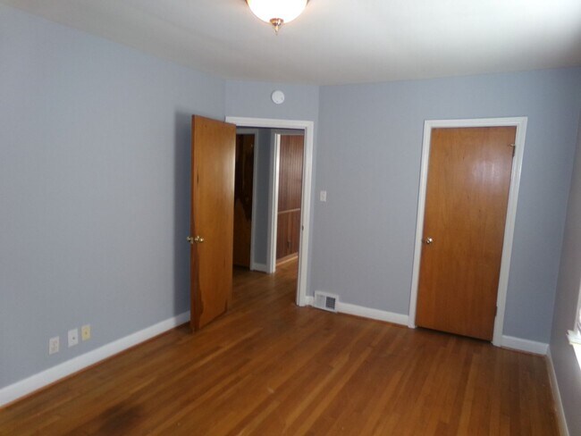 Building Photo - West Salem location