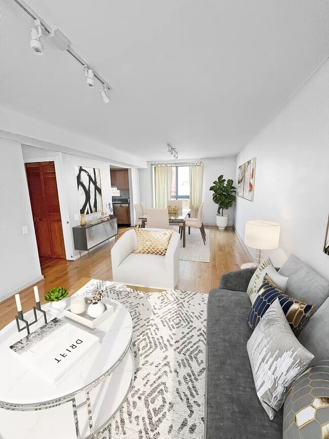 Building Photo - 830 Lombard St