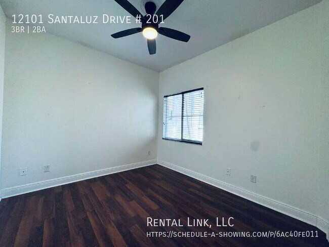 Building Photo - 12101 Santaluz Dr