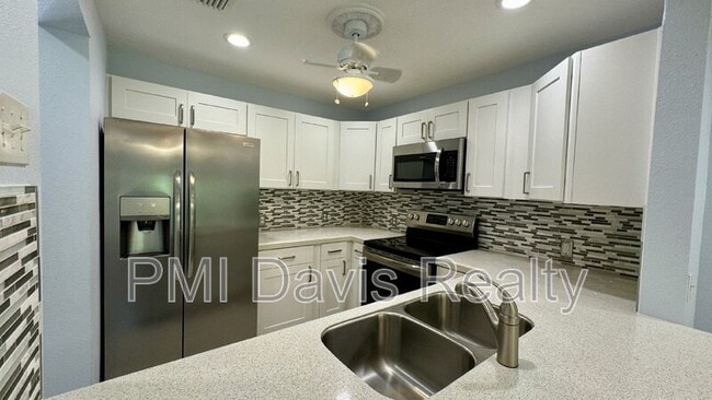 Building Photo - 2990 Ravines Rd