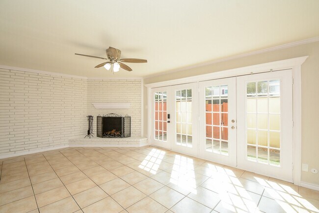 Building Photo - 13282 Trail Hollow Dr