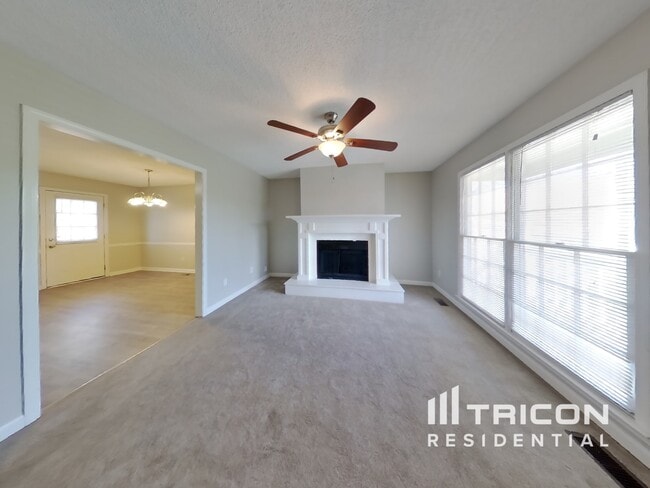 Building Photo - 184 Clydesdale Ln SE