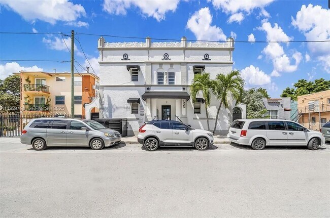 Building Photo - 1029 SW 5th St