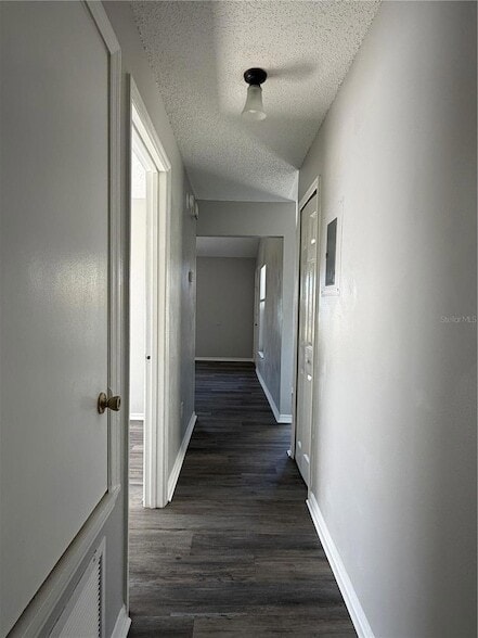 Building Photo - 1215 Ravida Cir