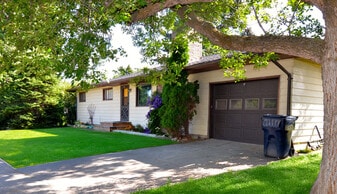 Building Photo - 1223 N 8th Ave