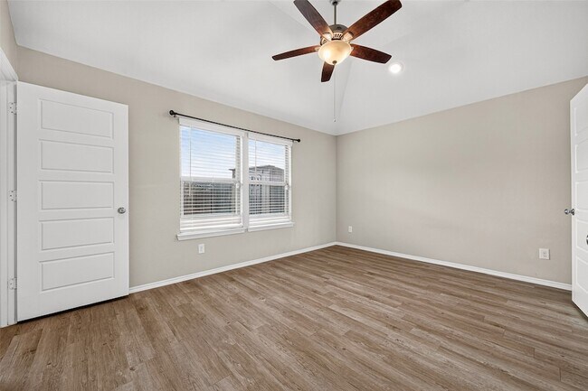 Building Photo - 6747 Scarlet Sagebrush St