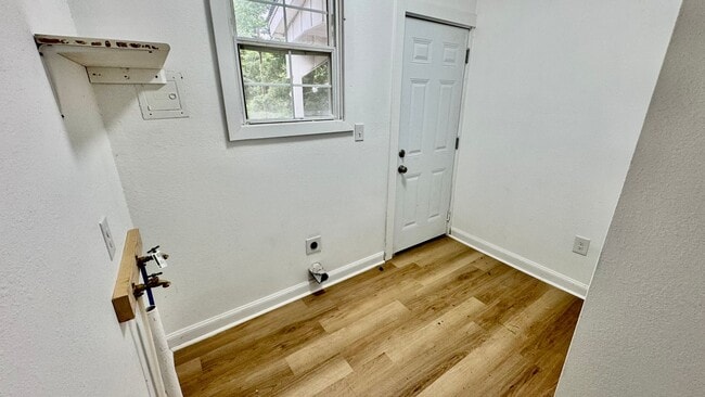 Building Photo - Spacious 3 Bedroom Home with Modern Updates & Shop