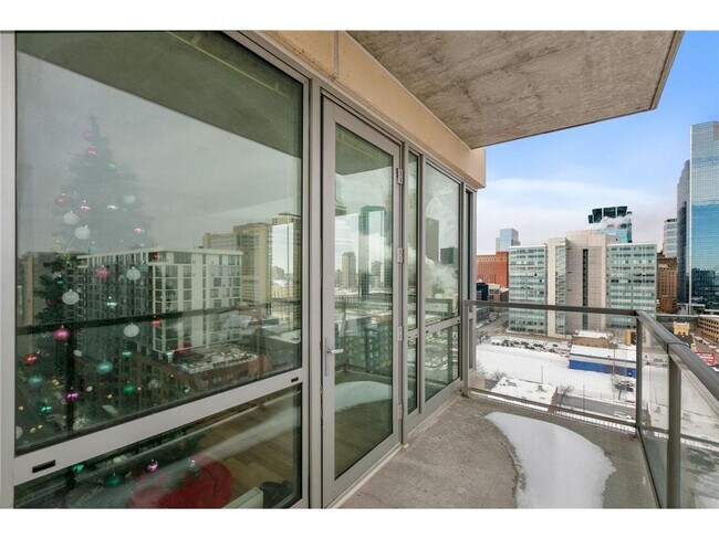 Building Photo - 929 Portland Ave