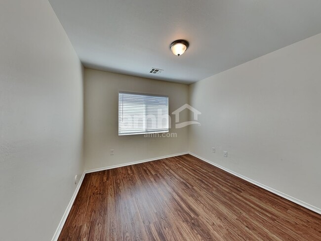 Building Photo - 3005 W Ferruccio Pl