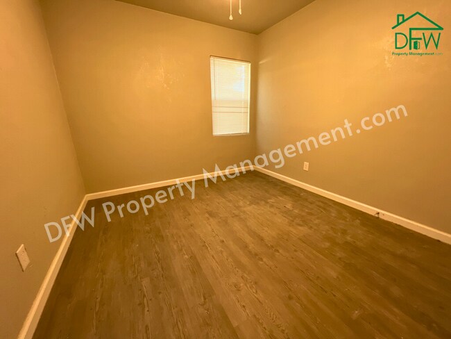 Building Photo - 1605 NW Irwin Ave