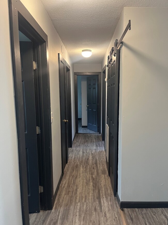 Building Photo - 208 Logan-