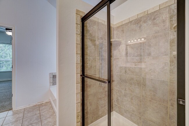 Building Photo - 3900 Sierra Vista Way