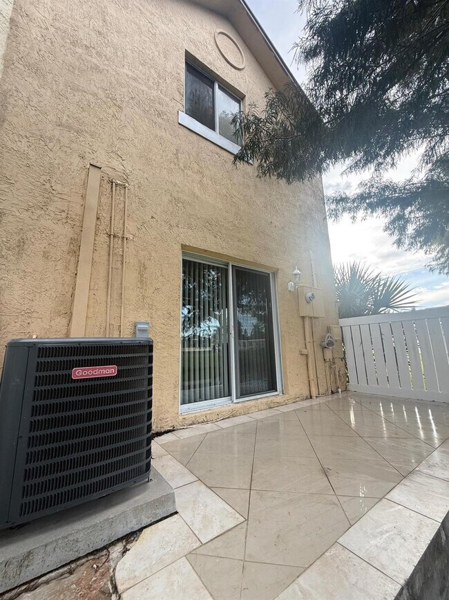 Building Photo - 6615 Winfield Blvd