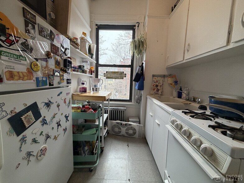 Building Photo - 16 Davis Ave