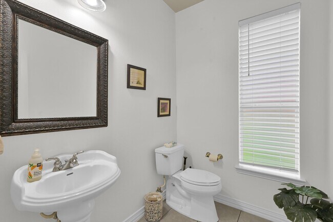 Building Photo - 4770 Jackson Square Dr