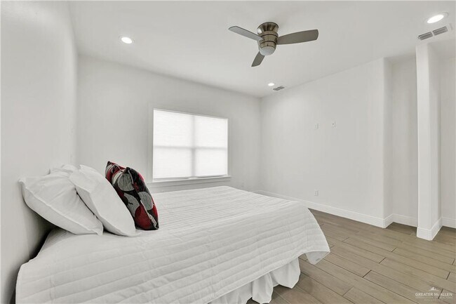 Building Photo - 23 Providence Ave