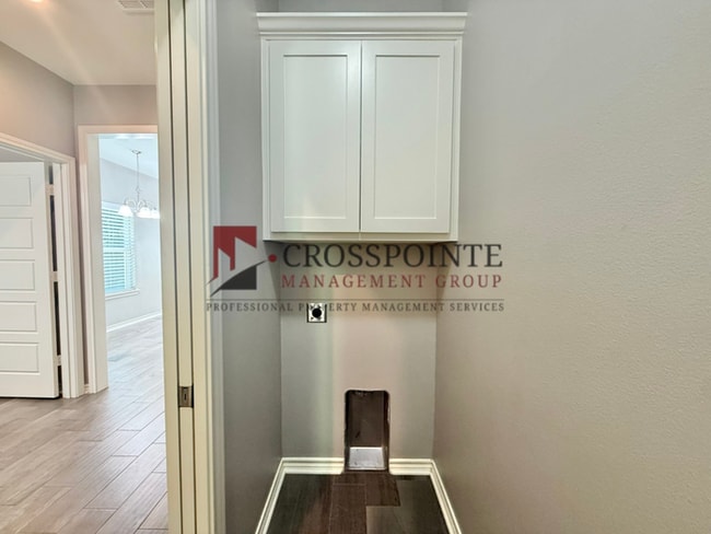 Building Photo - Tour Today! 2 bedroom 2 bathroom duplex in Tyler!
