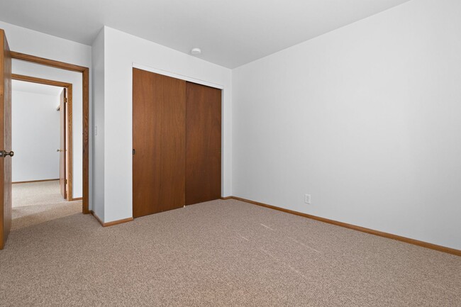 Building Photo - 8718 Westbrook Dr